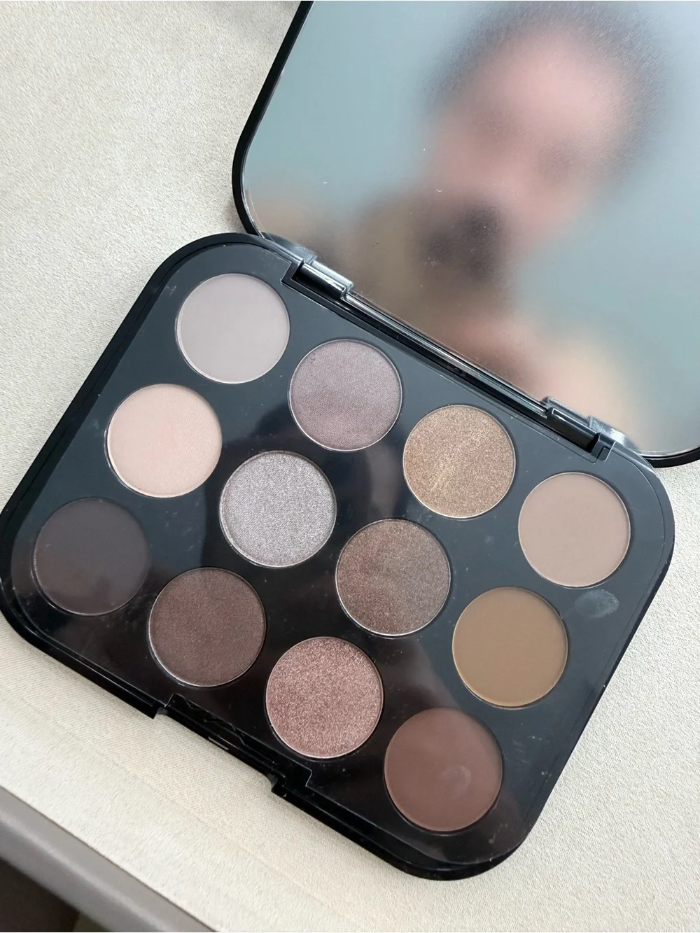 MAC Connect In Colour Eyeshadow Palette Unfiltered Nudes
